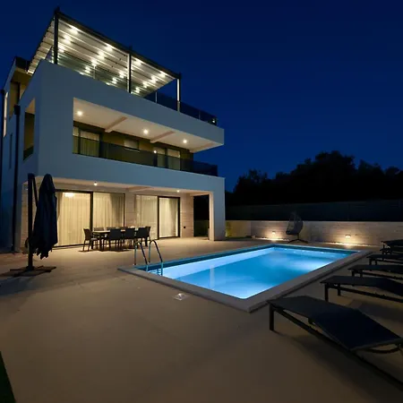 Villa Eva Royal *